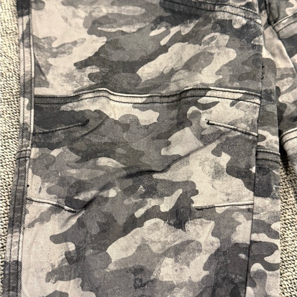 SPANX Black and Gray Camo Jogger Style pants - Picture 4 of 5